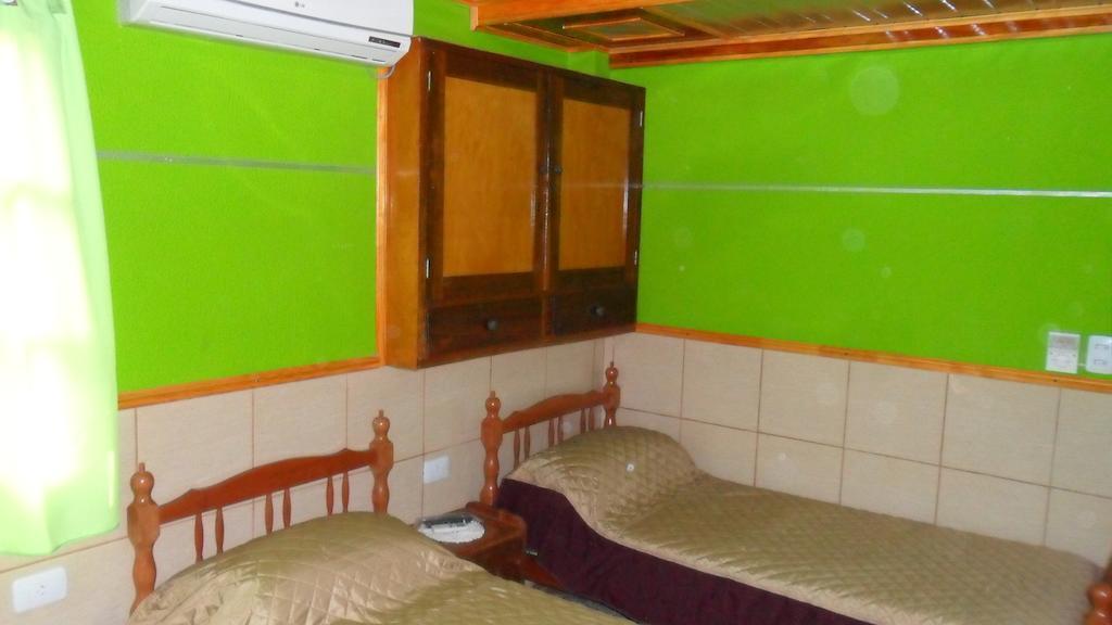 Residencial Arcoiris Hotel Puerto Iguazú Szoba fotó